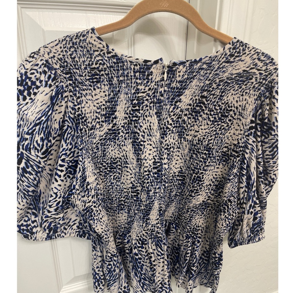 Express Blouse - Picture 3 of 4